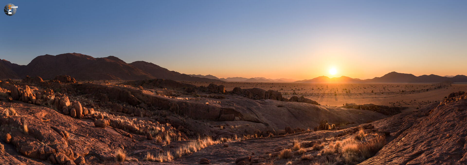 Setting sun behind the Tiras Mountains Vol.4