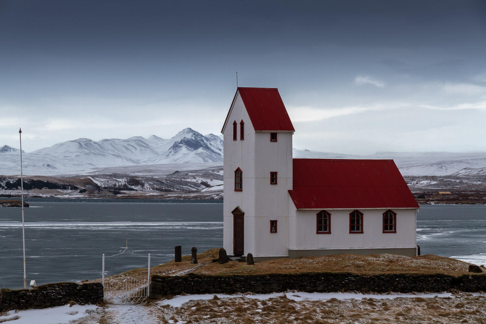 Ùlfljótsvatnskirkja