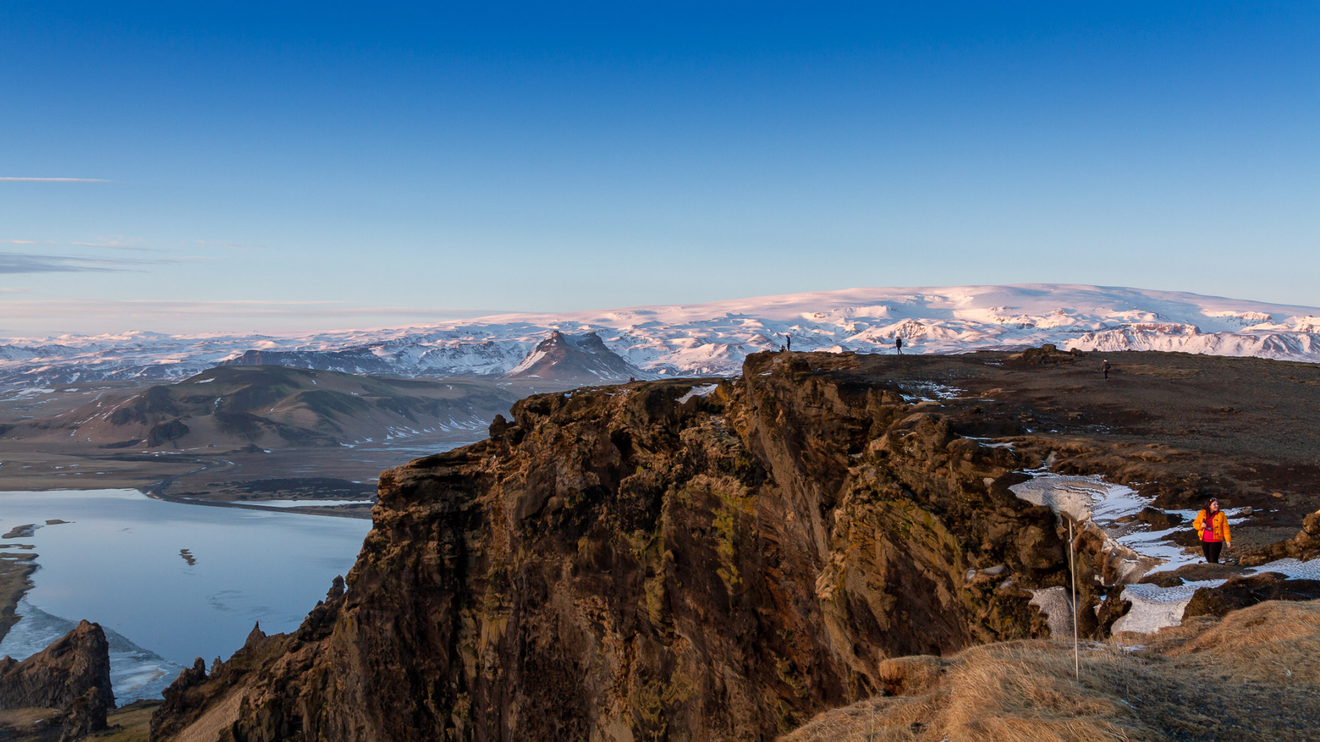From Dyrholaey to Myrdalsjökull